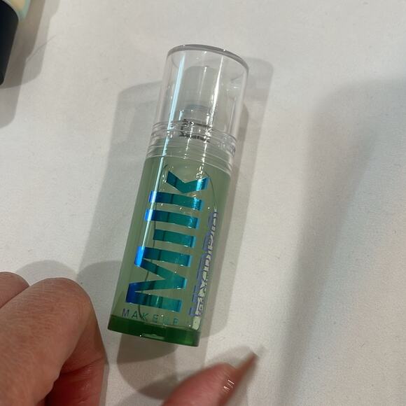 Assorted Travel Make Up Primer and Face Powder 5 pcs - Picture 3 of 8